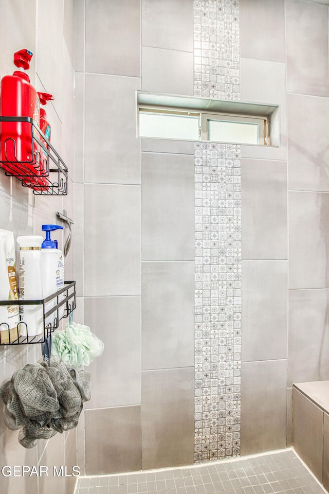 12826 Osmotherly Ave, El Paso, TX 79928 - view of full bathroom