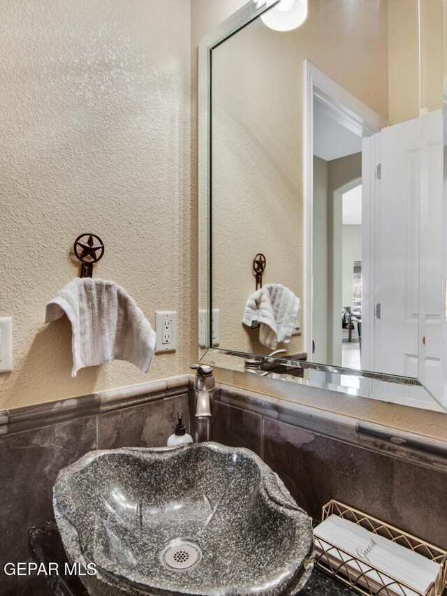 6356 Calle Del Rio Ln, El Paso, TX 79912 - photo 46
