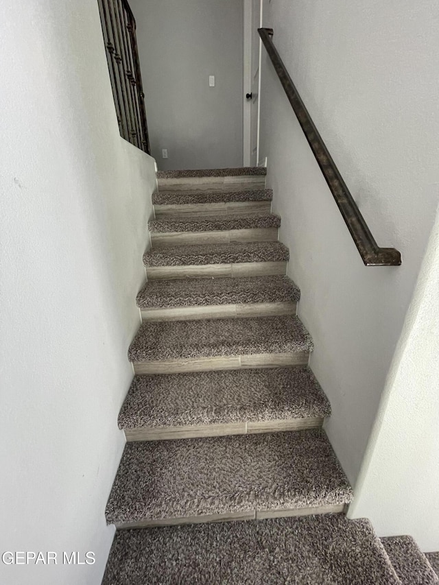 13689 Bradford St, El Paso, TX 79928 - view of stairway