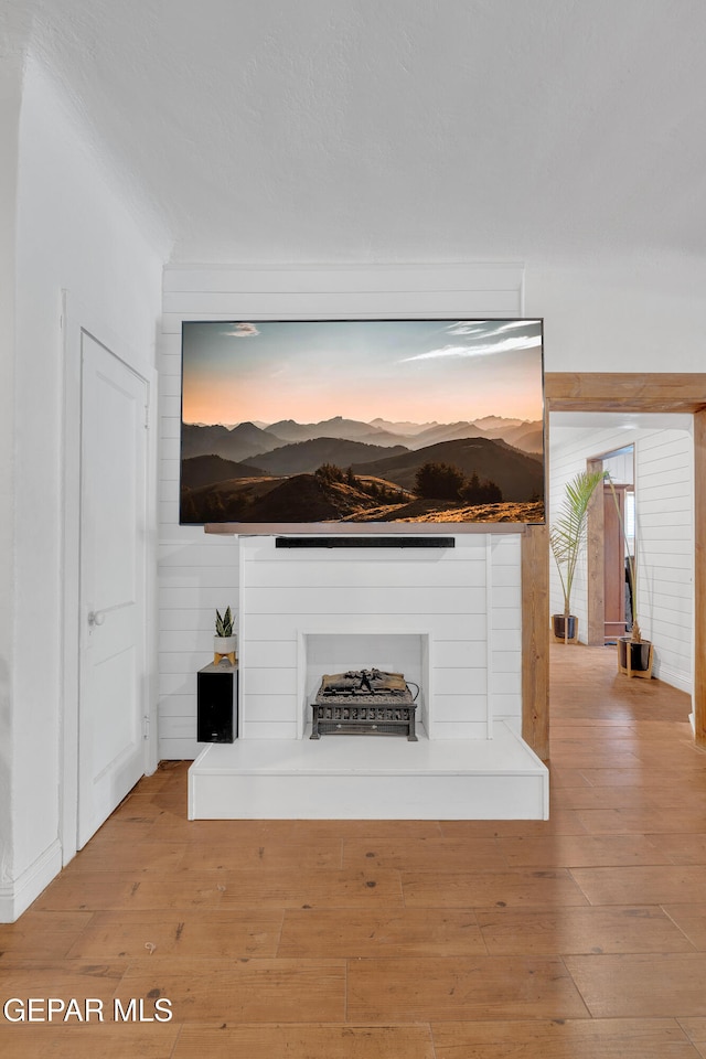 305 N Carolina Dr, El Paso, TX 79915 - unfurnished living room with wood finished floors