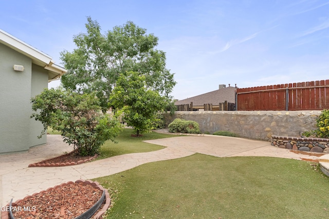 14407 Ocean Point Ln, El Paso, TX 79938 - view of yard featuring a patio area