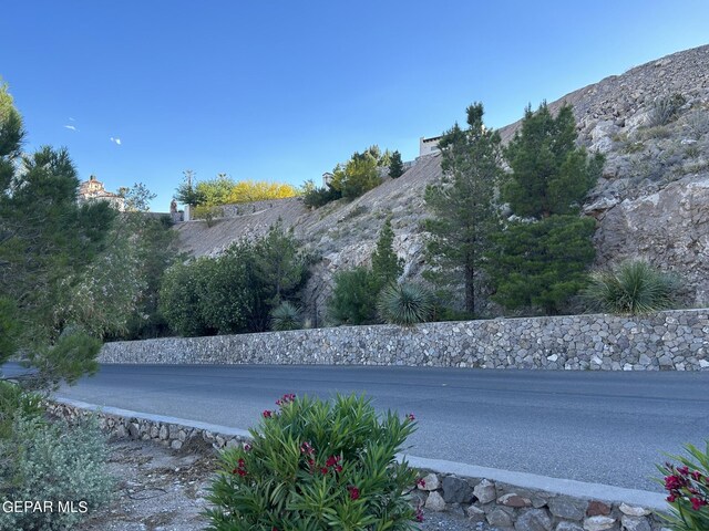 24 Sierra Crest Dr, El Paso, TX 79902