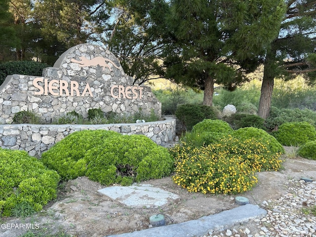 24 Sierra Crest Dr, El Paso, TX 79902
