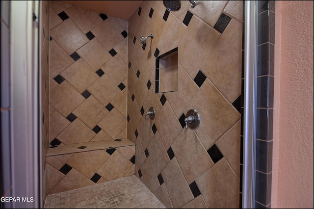 5140 Camino De La Vista Dr, El Paso, TX 79932 - bathroom featuring a shower stall