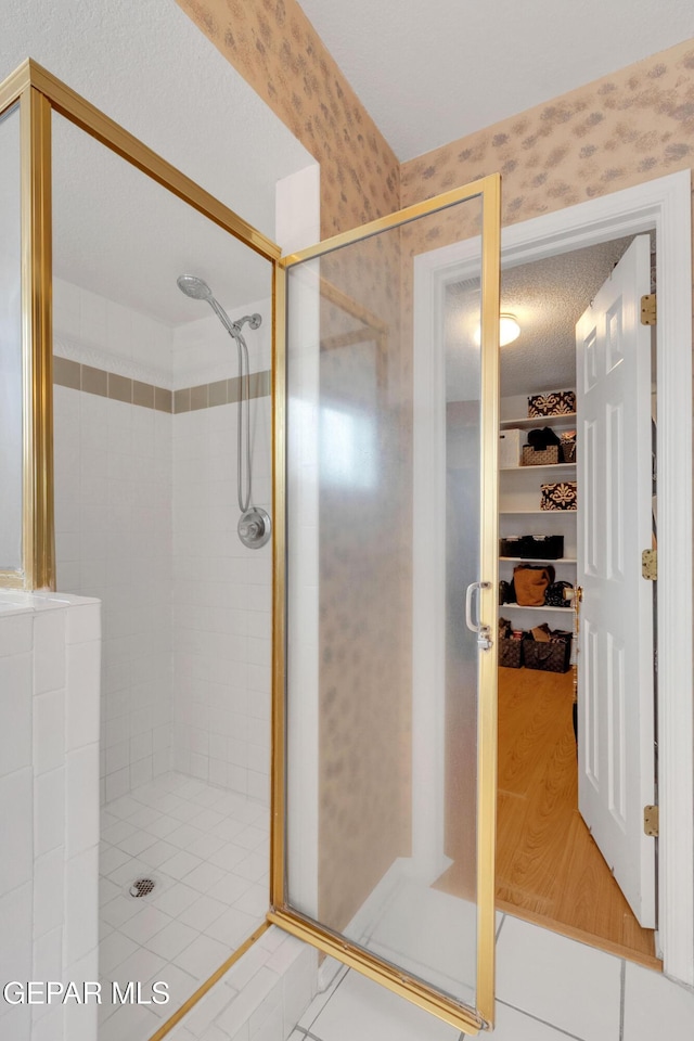 6800 Canyon Run Dr, El Paso, TX 79912 - bathroom featuring a stall shower