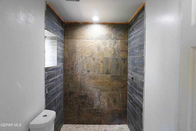 11110 Westside Rd, Anthony, NM 88021 - bathroom featuring a tile shower and recessed lighting
