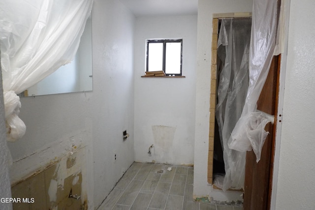 11110 Westside Rd, Anthony, NM 88021 - full bath with curtained shower