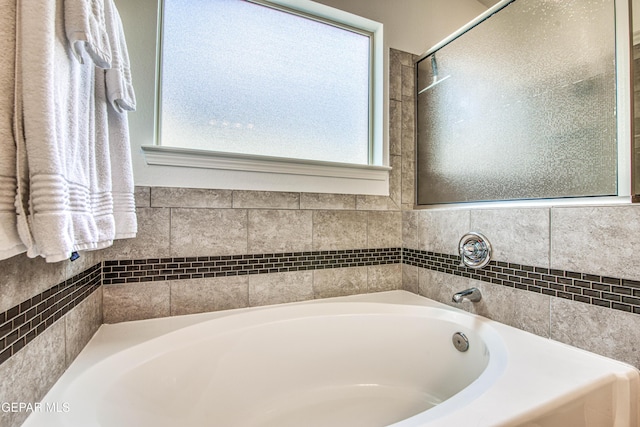 7517 Red Cedar Dr, El Paso, TX 79911 - full bathroom featuring a garden tub