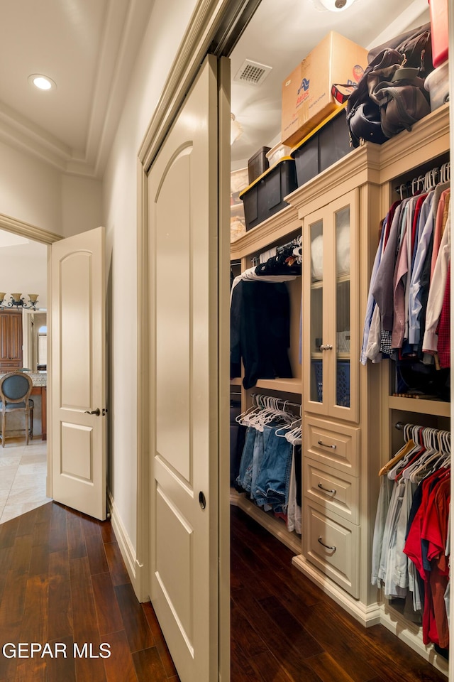 6572 Tuscany Ridge Dr, El Paso, TX 79912 - walk in closet with hardwood / wood-style floors