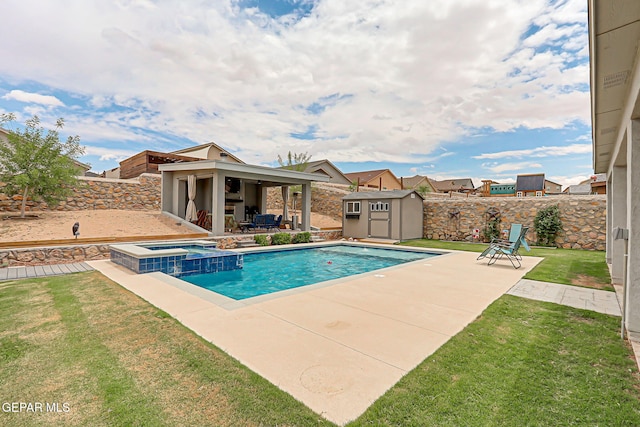 12749 Iron Falls Dr, Horizon City, TX 79928 - view of swimming pool featuring a patio and a pool with connected hot tub