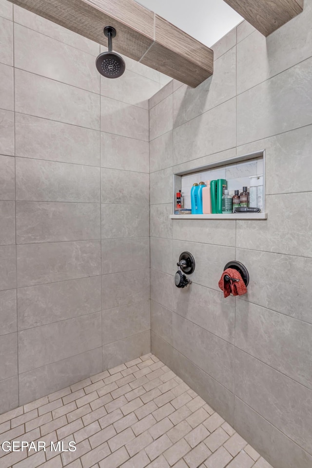 13107 Kington Ave, El Paso, TX 79928 - full bath featuring tiled shower