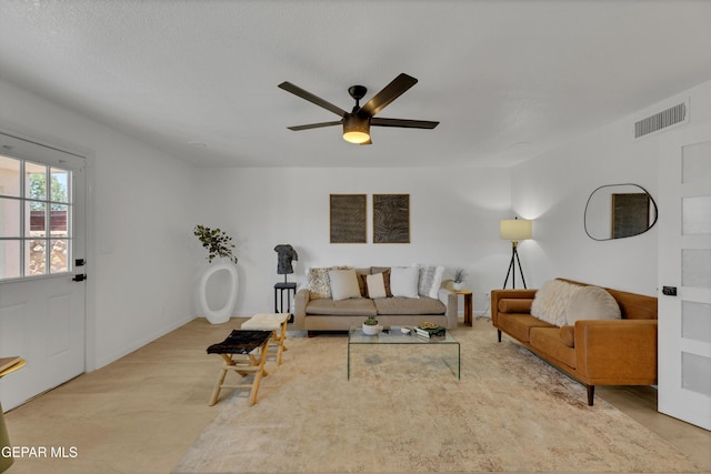 11316 Menlo Ave, El Paso, TX 79936 - living area with a ceiling fan