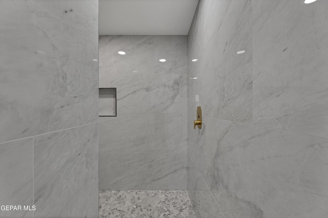 11316 Menlo Ave, El Paso, TX 79936 - detailed view of a marble finish shower