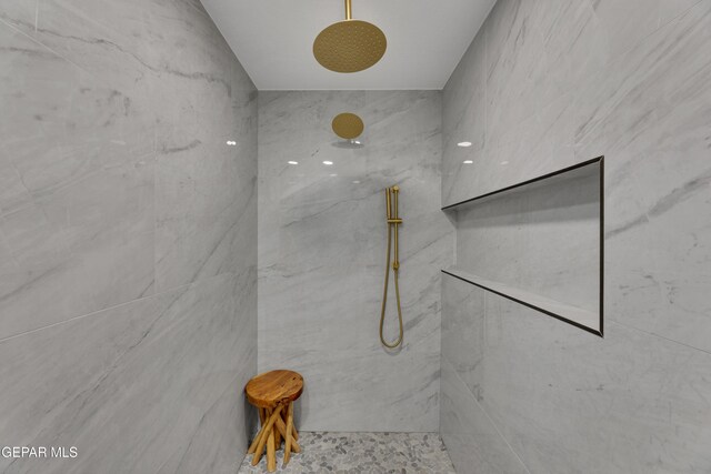 11316 Menlo Ave, El Paso, TX 79936 - full bath featuring a tile shower