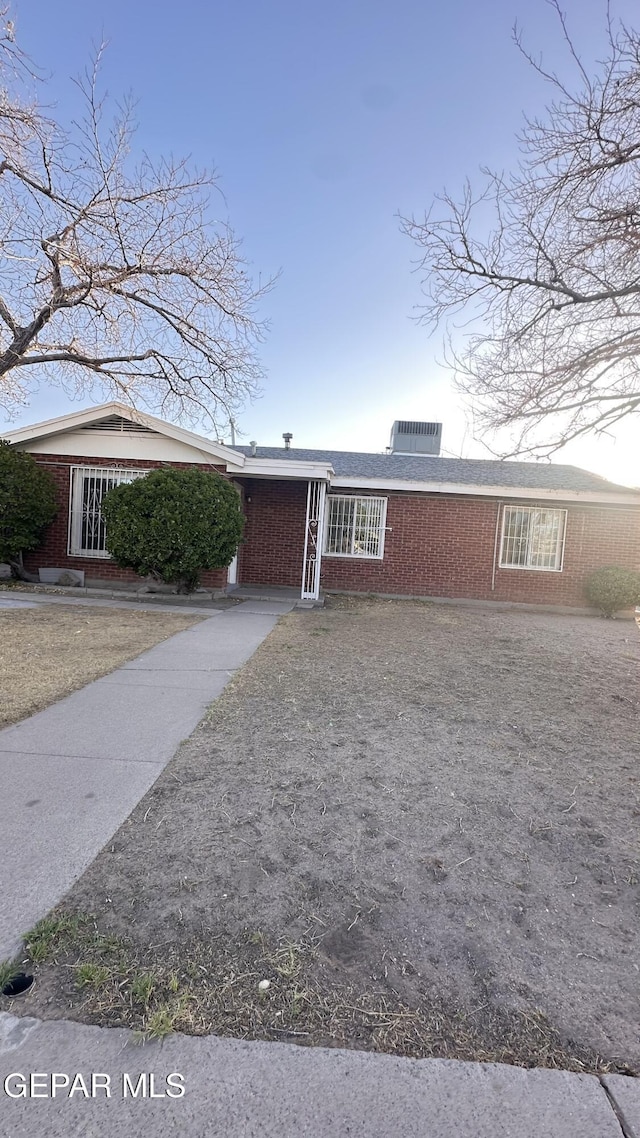 1117 Zuni Pl, El Paso, TX 79925 - single story home with brick siding