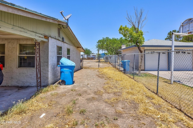 113 N Moon Rd, Socorro, TX 79927 - view of side of home