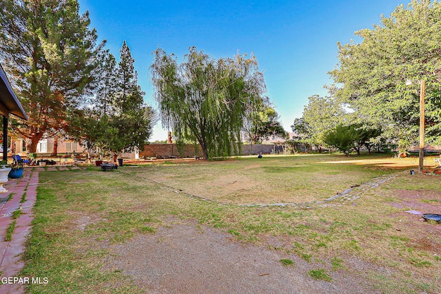 6112 Strahan Rd, El Paso, TX 79932 - view of yard