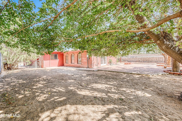 3223 Suffolk Rd, El Paso, TX 79925 - view of yard with a patio area