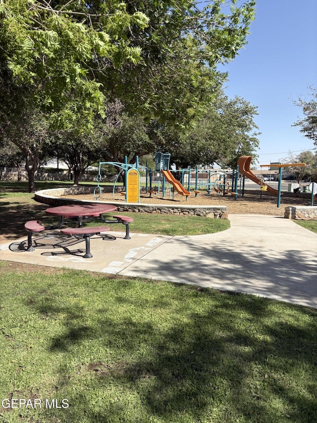 3223 Suffolk Rd, El Paso, TX 79925 - community playground featuring a lawn