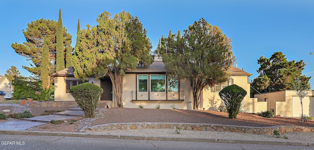 818 Kerbey Ave, El Paso, TX 79902 - view of front of home featuring stucco siding