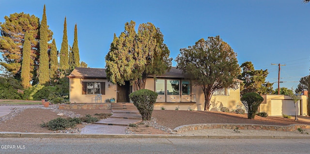 818 Kerbey Ave, El Paso, TX 79902 - view of front of home featuring stucco siding