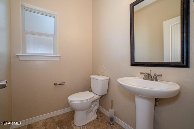 117 Camino Cresta Pl, Horizon City, TX 79928 - bathroom with toilet and baseboards