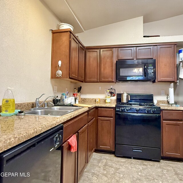 924 Talavera Dr, Horizon City, TX 79928 - photo 10