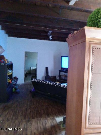 15221 Los Angeles St, Clint, TX 79836 - photo 5