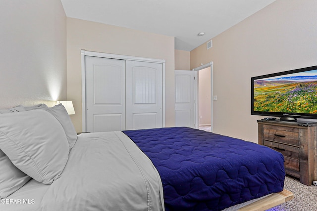 11589 Flor Cadillo, Socorro, TX 79927 - carpeted bedroom with a closet