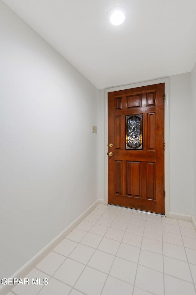 408 Spring Hill Cir, El Paso, TX 79912 - entrance foyer with baseboards