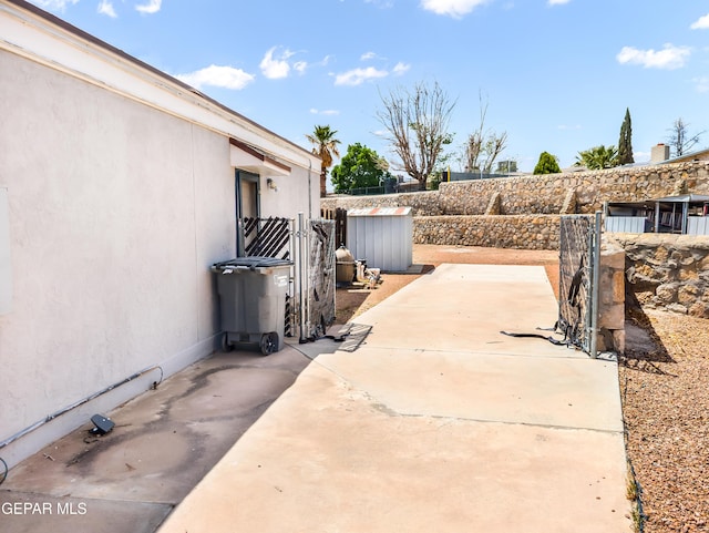 3425 Dialrock Ln, El Paso, TX 79935 - view of patio