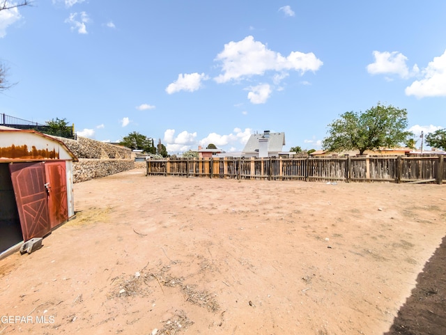 3425 Dialrock Ln, El Paso, TX 79935 - view of fenced backyard
