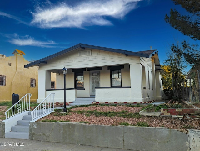 3308 Tularosa Ave, El Paso, TX 79903 - view of front of property featuring a porch