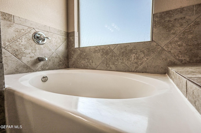 14376 N Cave Dr, El Paso, TX 79938 - full bath featuring a bath