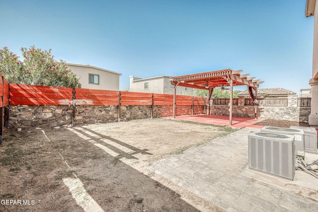 14376 N Cave Dr, El Paso, TX 79938 - fenced backyard featuring a patio area and a pergola