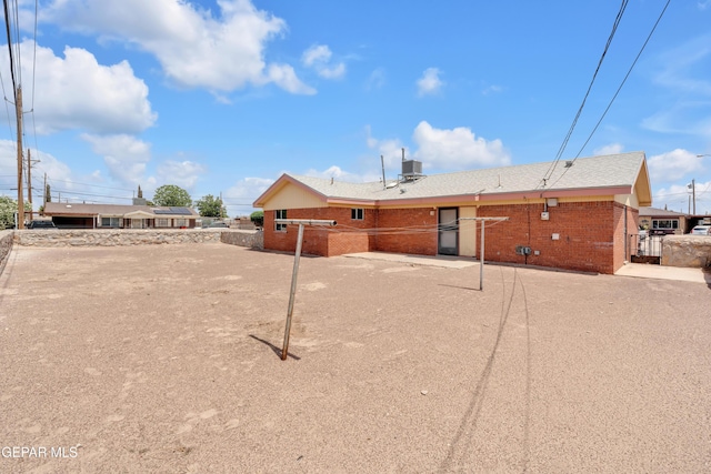 231 Romeria Dr, El Paso, TX 79907 - back of property with brick siding