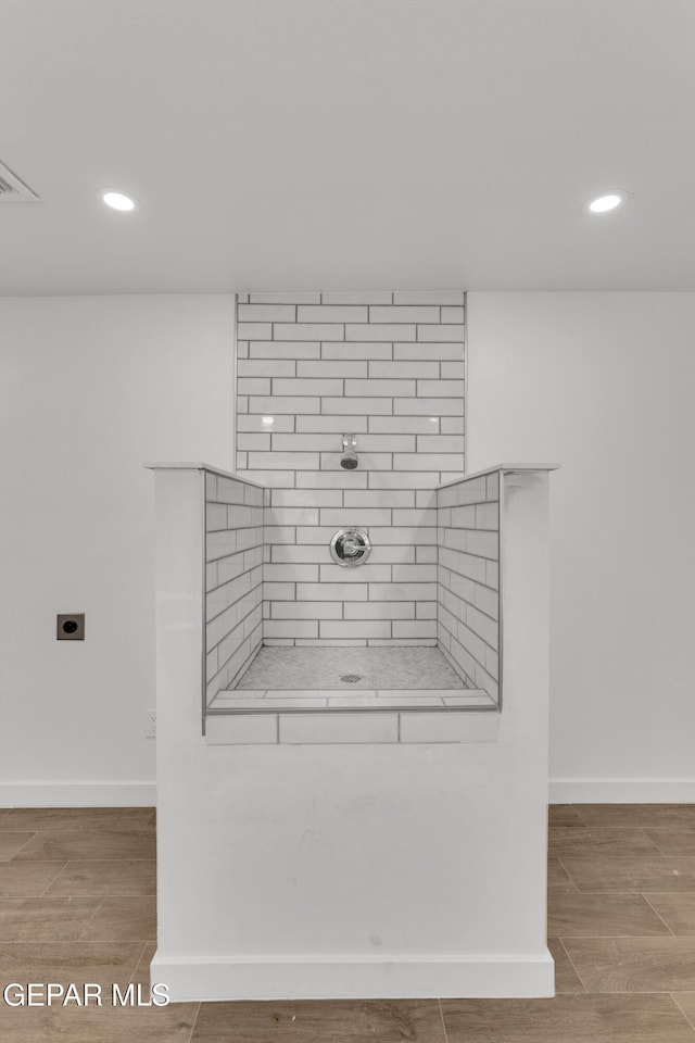 10229 Luella Ave, El Paso, TX 79925 - detailed view of recessed lighting and wood finished floors