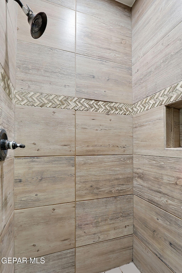 12511 Furlong Cir, El Paso, TX 79928 - full bathroom with tiled shower