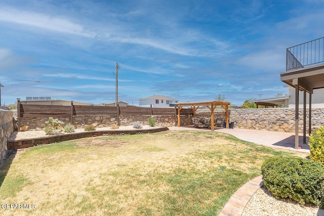 12879 Hidden Grove Dr, El Paso, TX 79938 - fenced backyard featuring a patio area and a balcony