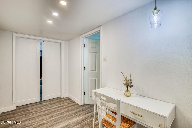 350 Thunderbird Dr Unit 59, El Paso, TX 79912 - entrance foyer featuring wood finished floors and recessed lighting