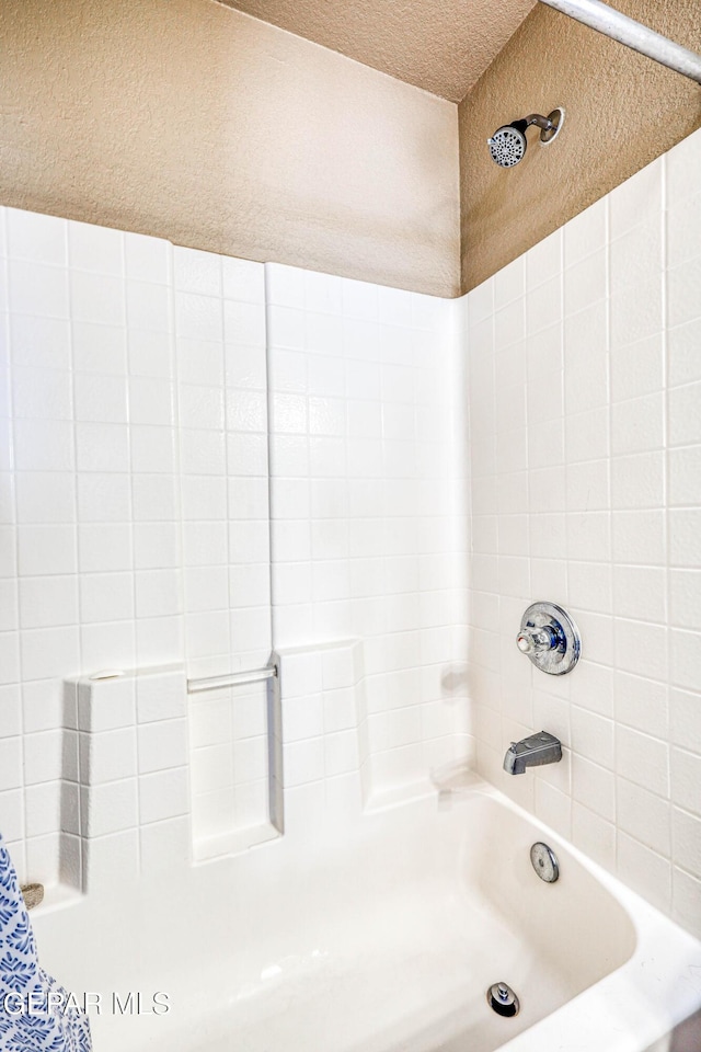 401 Everlook Ln, Horizon City, TX 79928 - bathroom with tub / shower combination