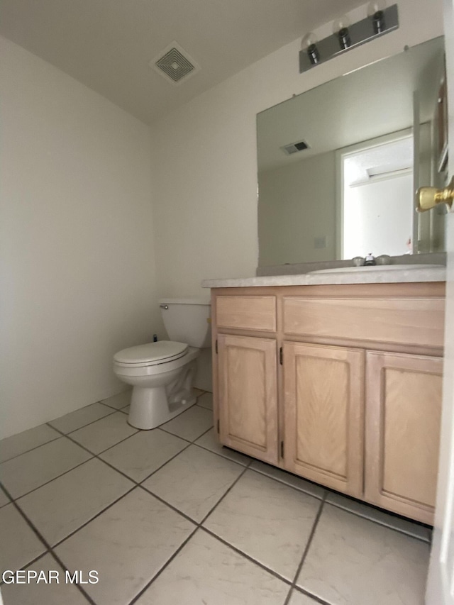 1409 Rainbow Ridge Dr, El Paso, TX 79912 - bathroom with vanity and tile patterned floors