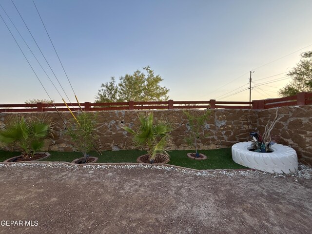 450 Sunrise Hills Dr, El Paso, TX 79928 - photo 23