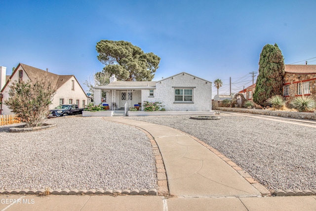 4327 Oxford Ave, El Paso, TX 79903 - single story home featuring a porch and stucco siding