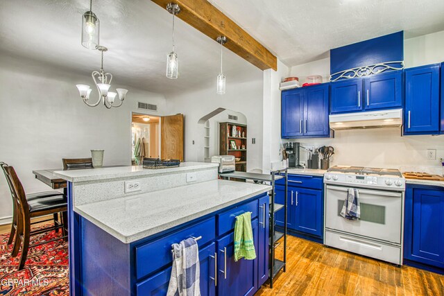 4327 Oxford Ave, El Paso, TX 79903 - kitchen featuring white range with gas cooktop, under cabinet range hood, blue cabinetry, a kitchen island, and beam ceiling