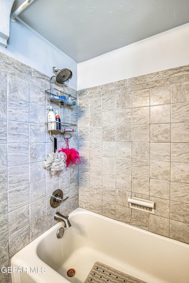 4327 Oxford Ave, El Paso, TX 79903 - full bath with shower / bathtub combination
