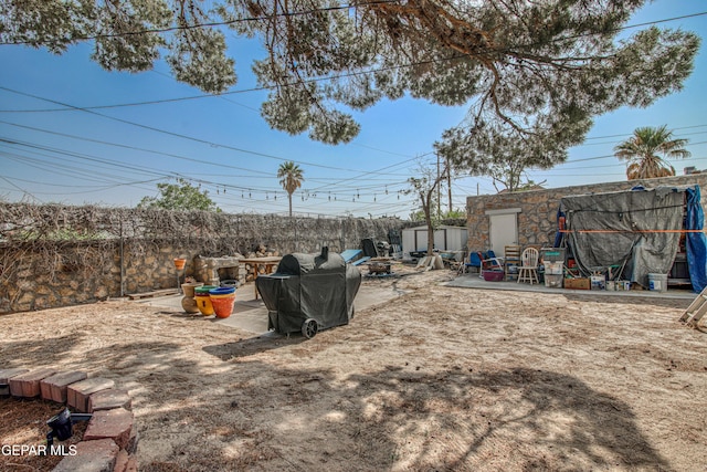 4327 Oxford Ave, El Paso, TX 79903 - view of yard with a shed