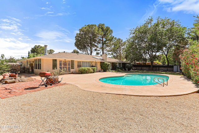 745 Rinconada Ln, El Paso, TX 79932 - view of swimming pool with a patio