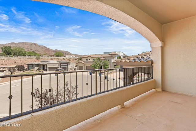 6310 Franklin Crest Dr, El Paso, TX 79912 - balcony featuring a residential view and a mountain view