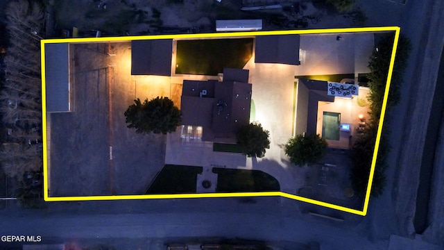796 Fescue Dr, Canutillo, TX 79835 - aerial view of property and surrounding area featuring property parcel outlined
